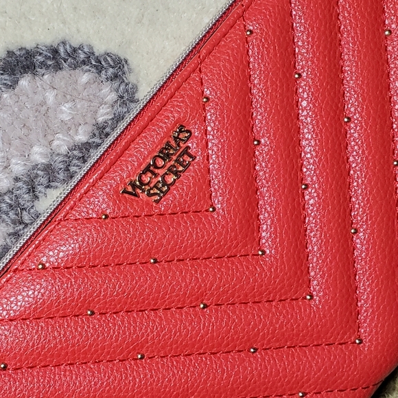 Victoria's Secret Red Quilted Wristlet Clutch - Picture 2 of 6